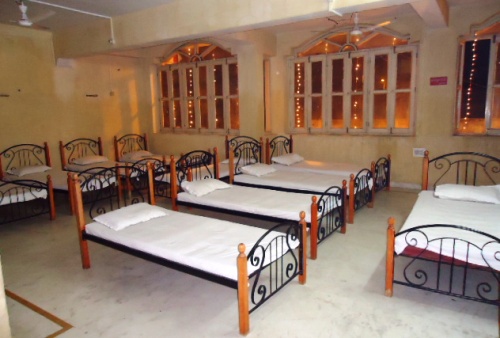 WELL FURNISHED ROOM IN MADHUR MILAN PATNA