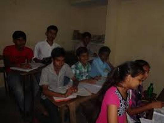 PHYSICS CLASSES FOR IIT IN KANKARBA