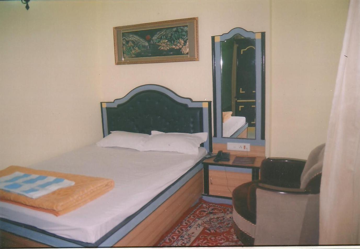 DELUXE HOTEL IN BEGUSARAI