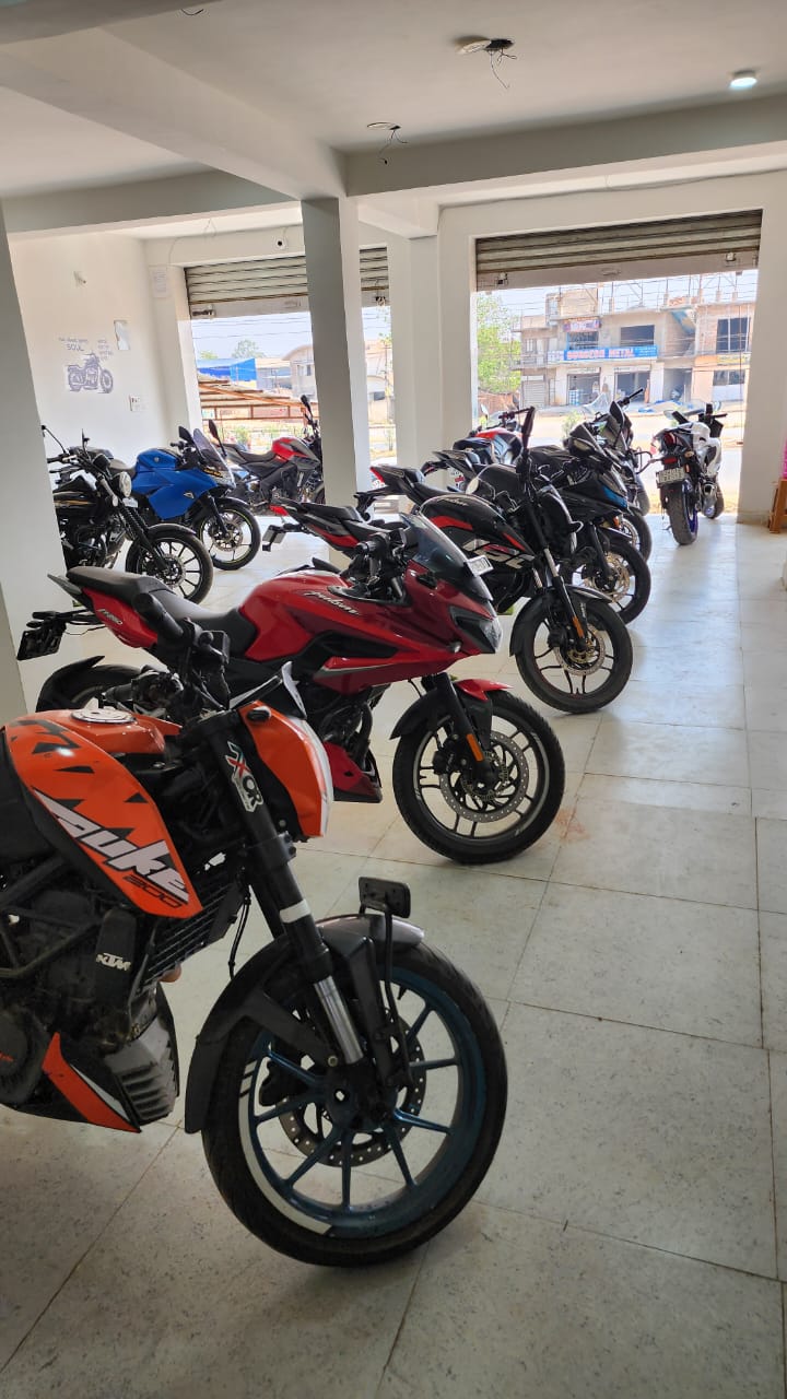OLD BIKE SHOP IN DALADALI CHOWK RANCHI 6200439782