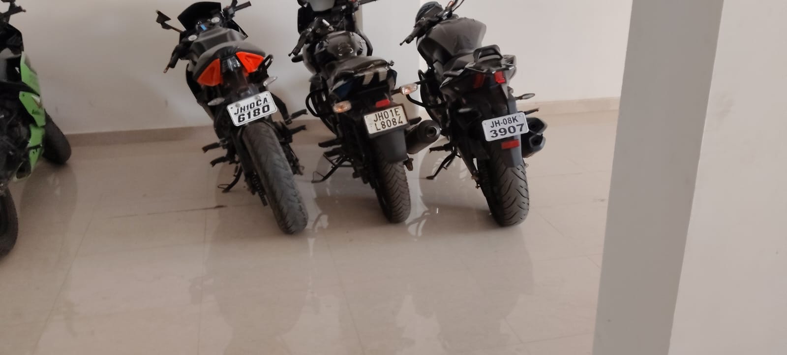 YAMAHA R15 M BIKE SHOP IN LALGUTWA RANCHI 9942041776