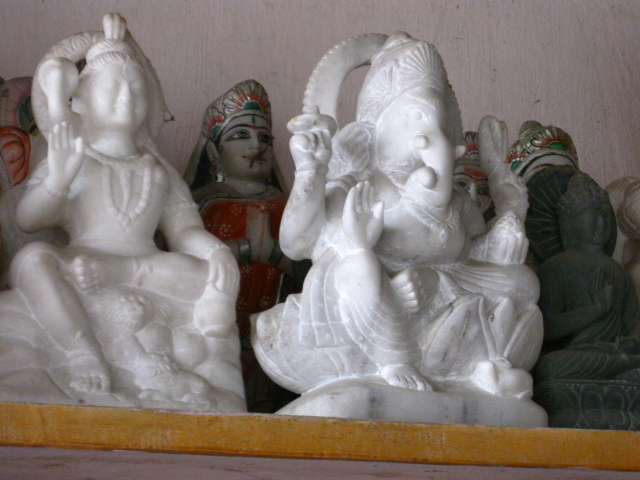 ANTIQUES MURTI STATUE MAKE BY MARBL