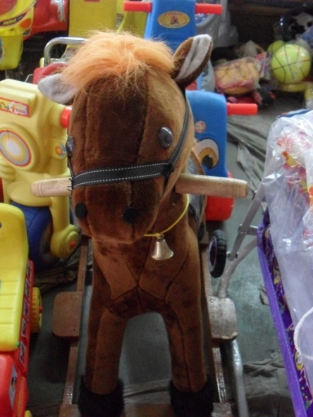 KIDS ITEMS PLAY HORSE