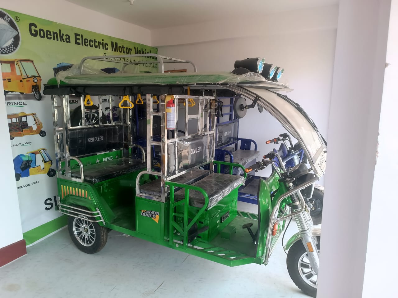 gem brand rickshaw dealer in singh more ranchi 