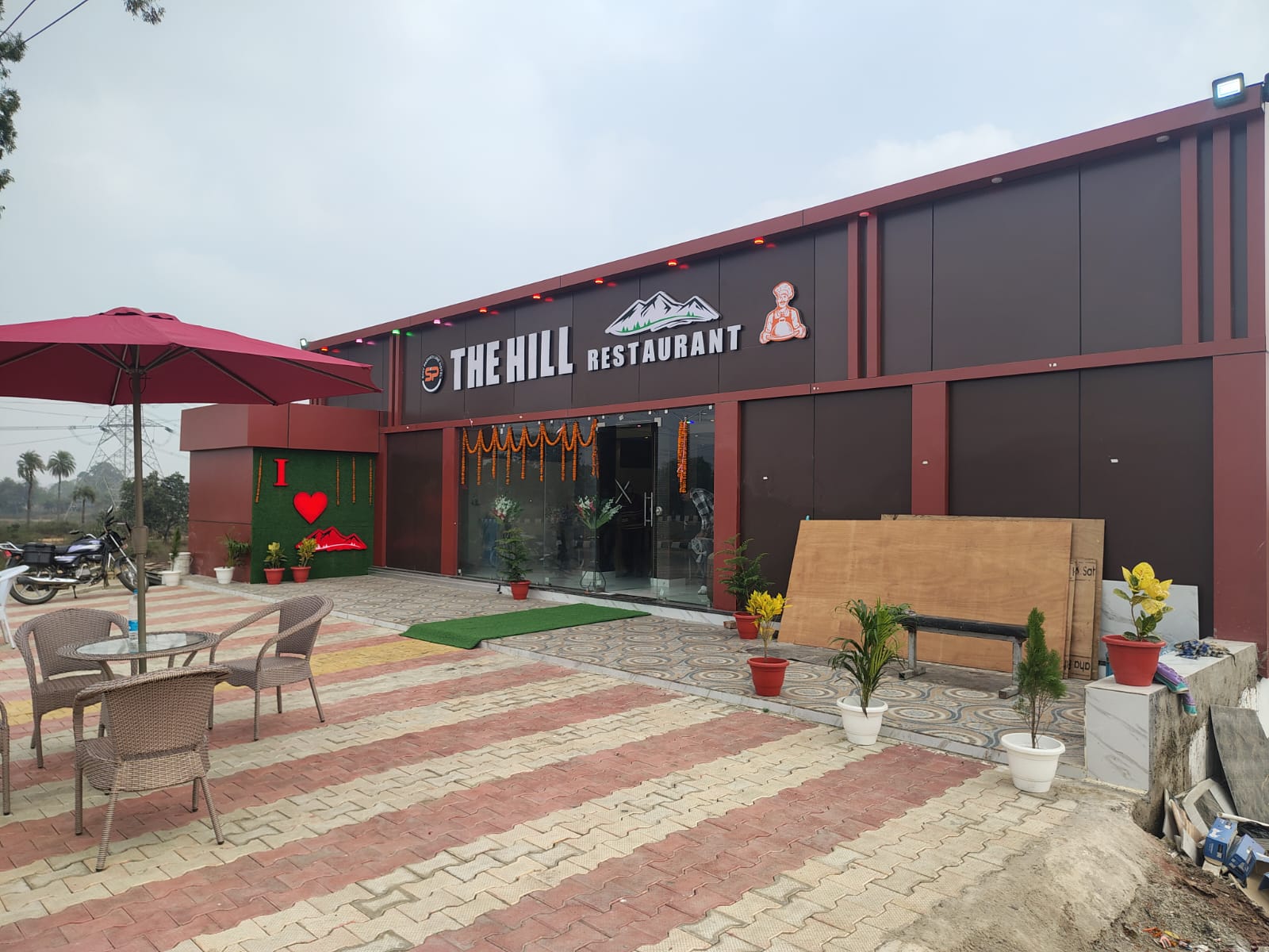 best family restaurant with Home delivery in jhumri tel