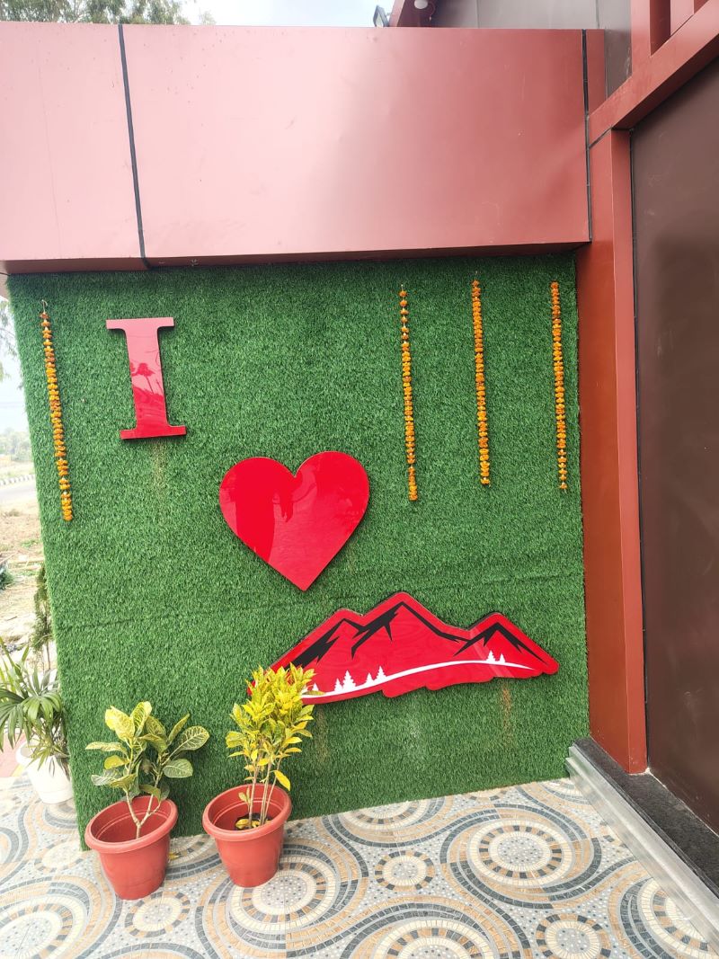 THE HILL RESTAURANT IN JHUMRI TELAIYA KODERMA